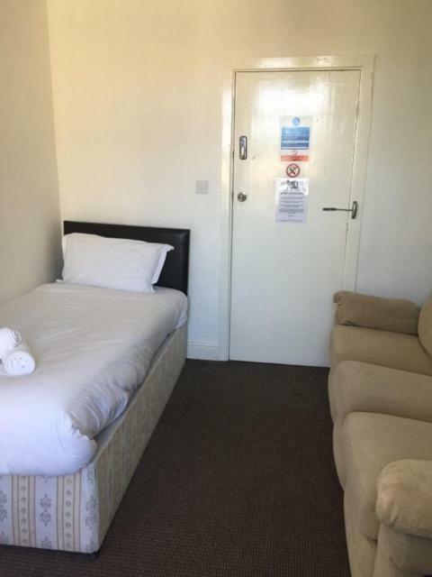 Gateway Lodge Cleckheaton Buitenkant foto